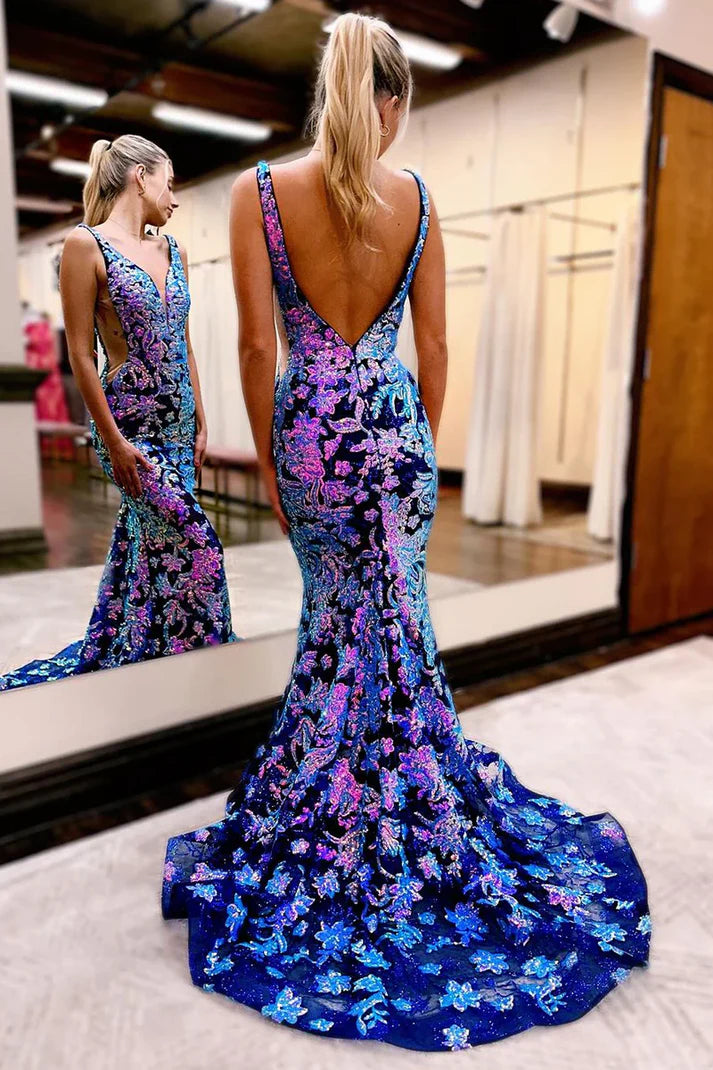 Vestido de fiesta largo de sirena con escote en V, lentejuelas y espalda descubierta en azul marino con cola